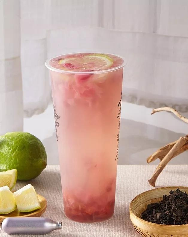 中国风与烧仙草的新潮结合，顺德这家茶饮店要排队了