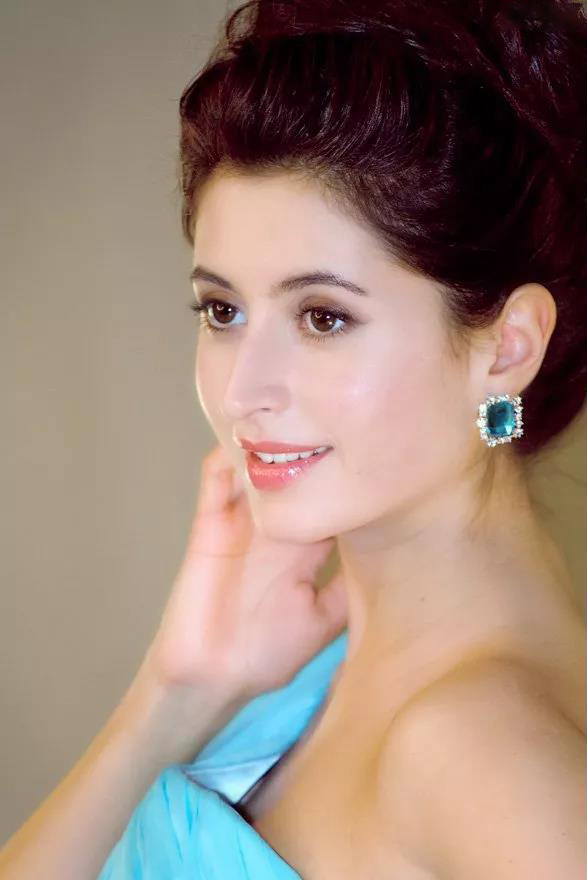 ps使用色彩调整命令修正偏黄照片,ps实战风格教程