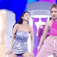 韩国女团跳舞被指博眼球,韩国女团舞台被指博眼球