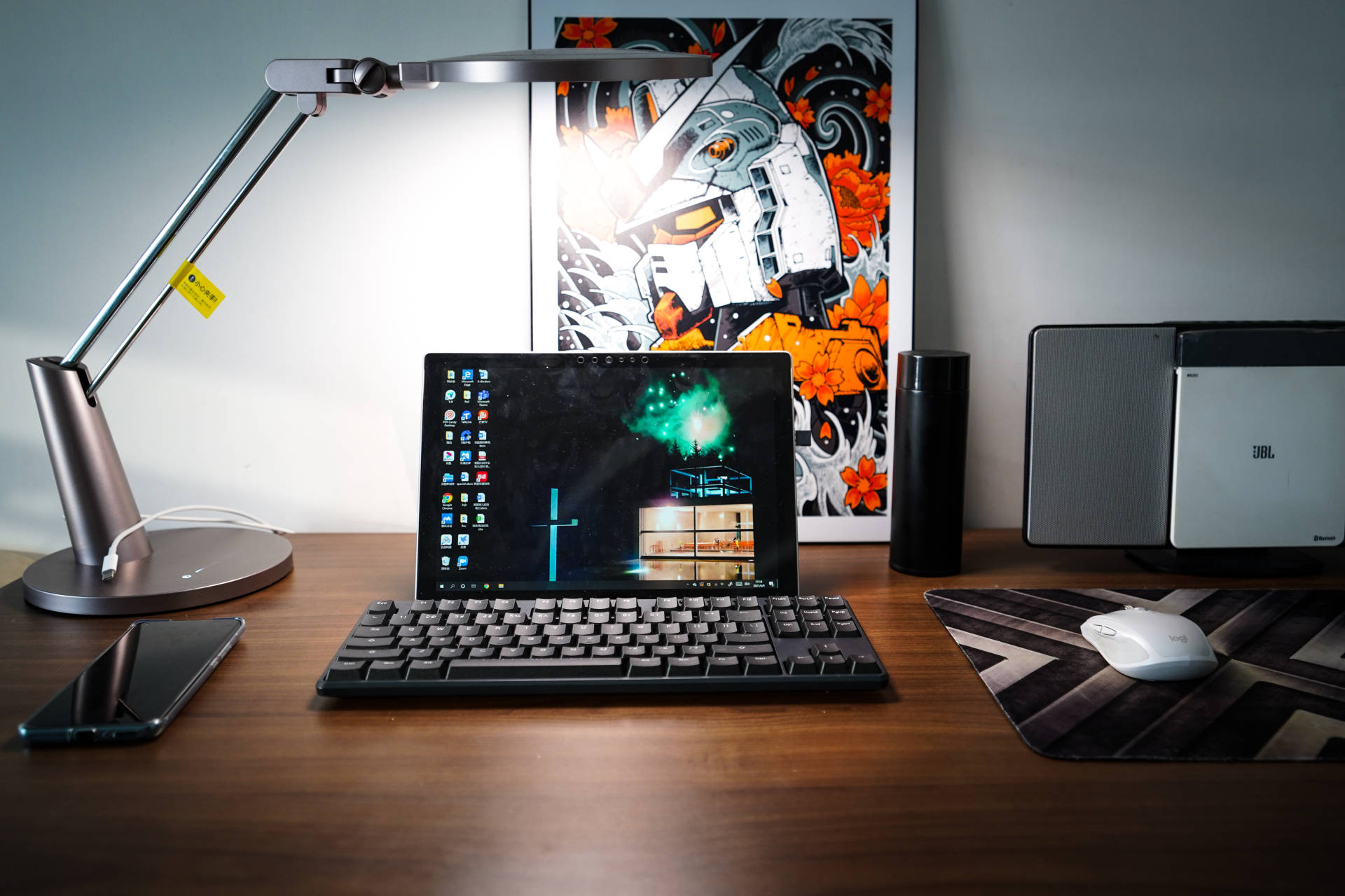 论如何拯救家里的小桌面？聊聊我那些花小钱省大地方的桌面好物