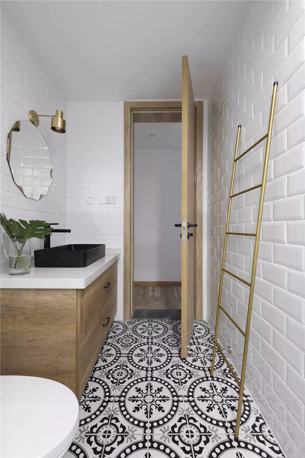 卫生间小毛巾架用哪种,卫生间打孔挂毛巾架会影响防水吗