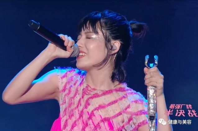 明日之子孟美岐搭配,明日之子孟美岐皮裤