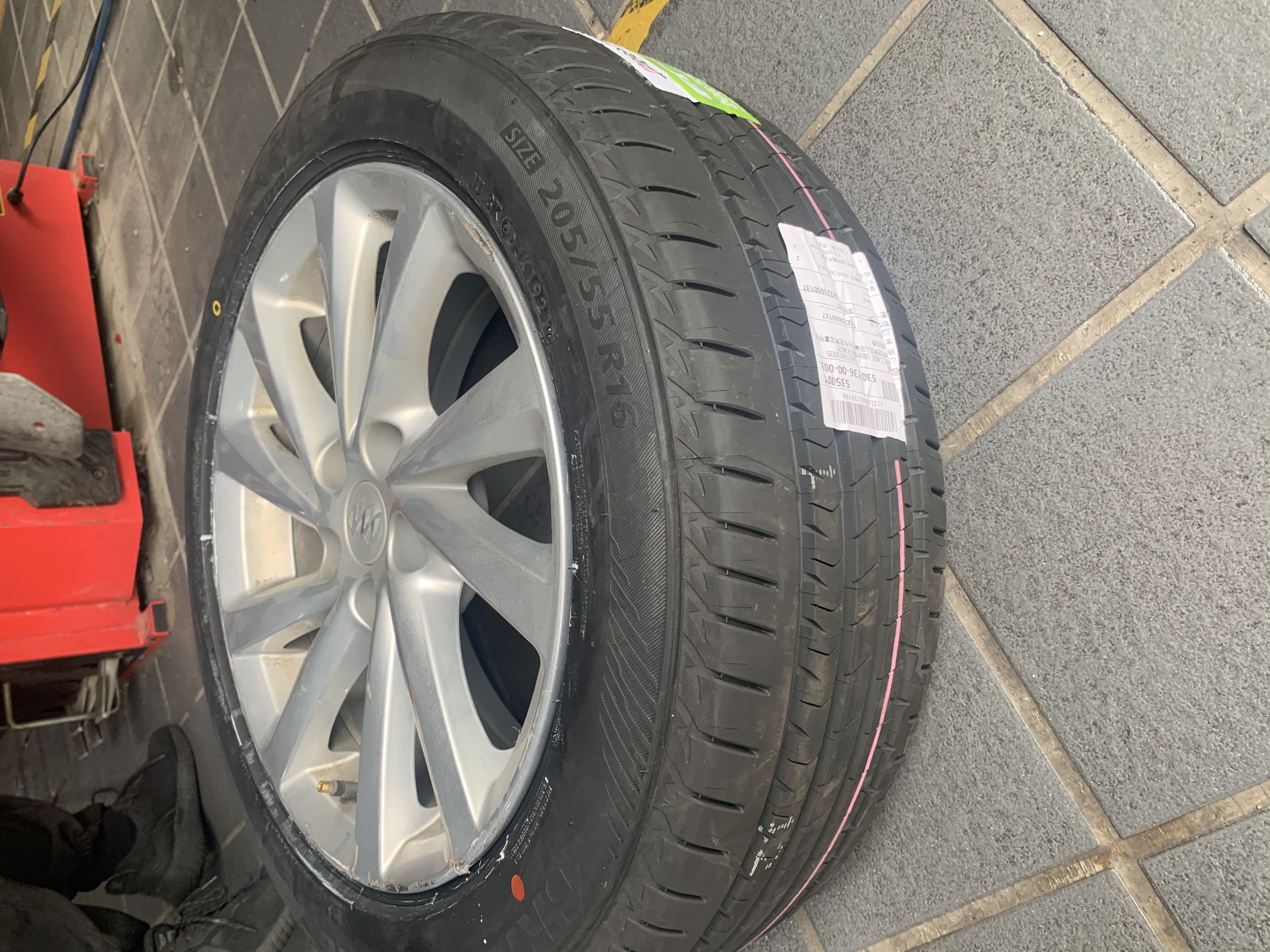 别克威朗更换轮胎普利司通绿歌伴EP300,一周体验