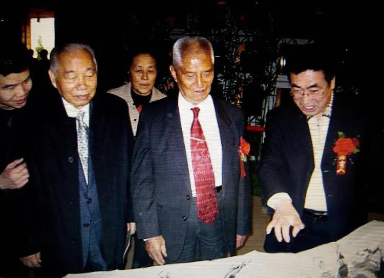 掌上乾坤指间生花世界级艺术家-贾同辉的“指墨”风釆