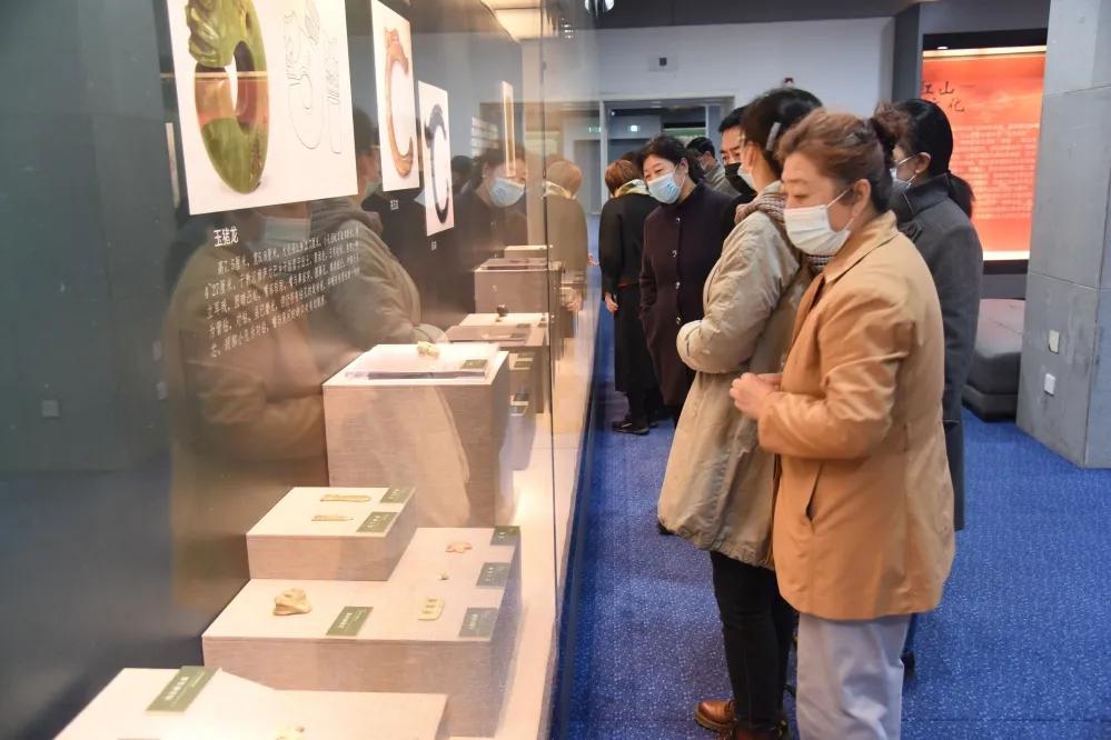 来古都长安感受历史文化,领略千年红山文化