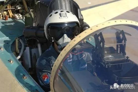 歼20的头盔显示器,歼20飞行员头盔多少钱