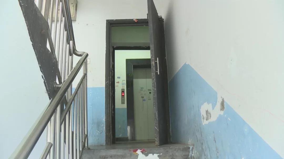 悲剧长沙一民房突发火灾,长沙湘江世纪城母子坠亡事件