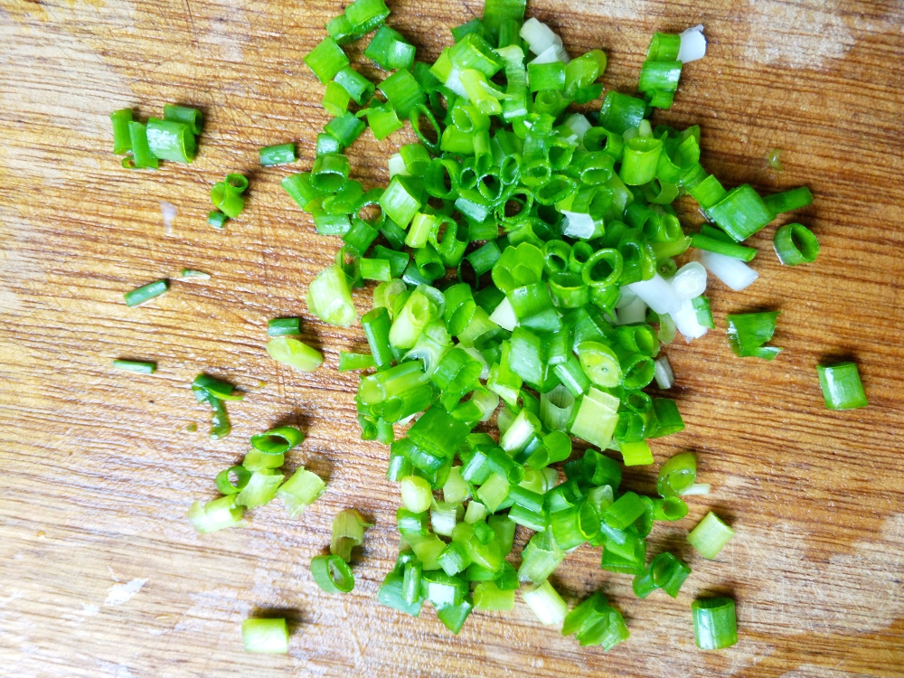 自己下厨做花甲鲜虾生蚝粉丝煲,小白锅做蒜蓉花甲粉丝煲家庭版