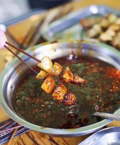 我在2018年的网红美食堆里，精挑出了这23家火爆的店给你！