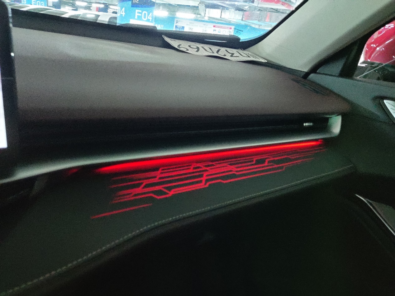 国民神车第三代哈弗h6亮点全解析,空间大动力强更省油第三代哈弗h6