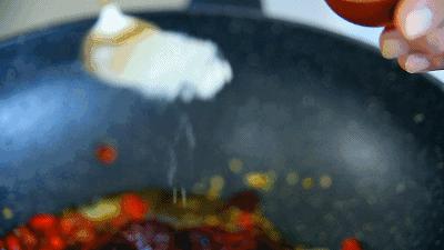 大呼辣椒大呼盐下一句怎么接,前方高能辣稽片头曲