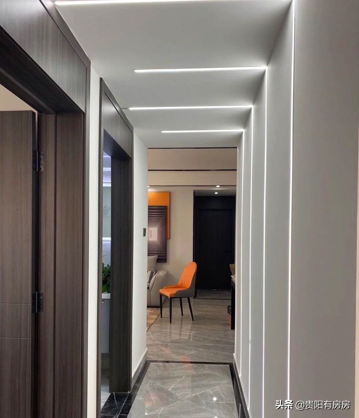 黑色线条灯和白色线条灯哪个好看,线条灯效果图大全