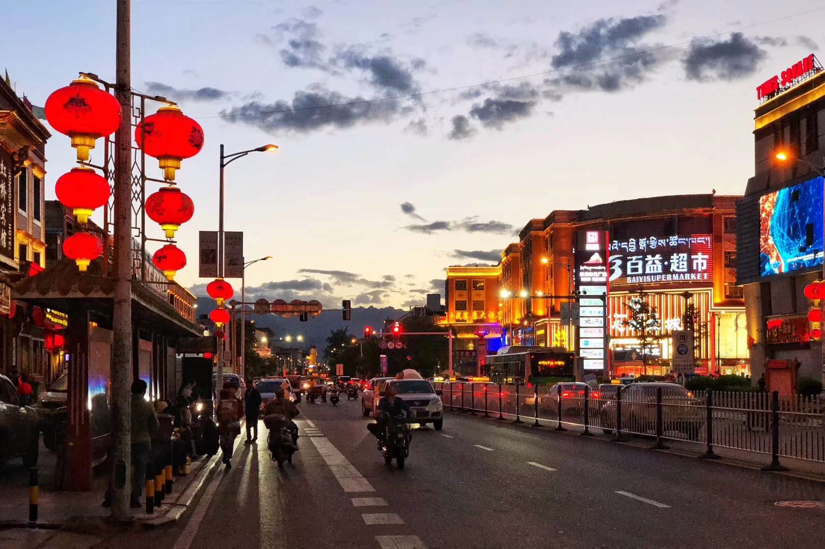 川藏旅游住宿推荐酒店,泸西旅游住宿攻略