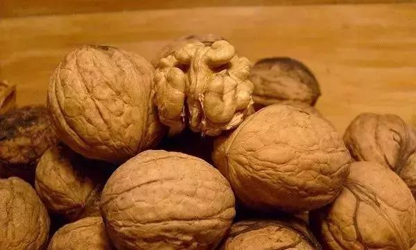 大漆加桐油怎么做面漆干的快又亮,桐油和水性清漆