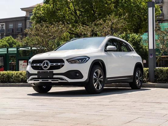 20款奔驰gla200动感型,2018款奔驰gla200时尚和动感区别