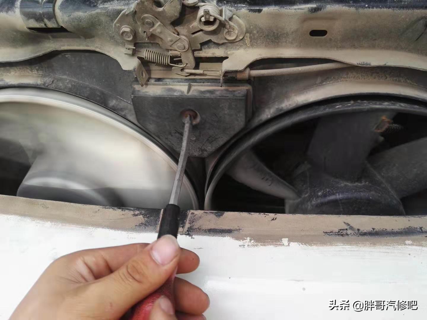 老富康缸盖漏油,老款富康水温高风扇不转