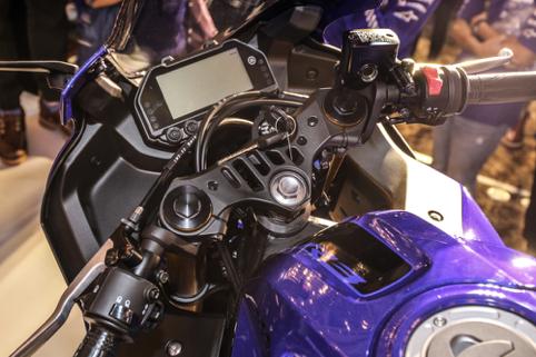 摩托车悬挂系统比较,摩托减震正叉与倒叉区别