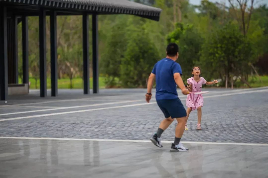 去看万紫千红的花海,五一近郊赏花去看缤纷七彩花田