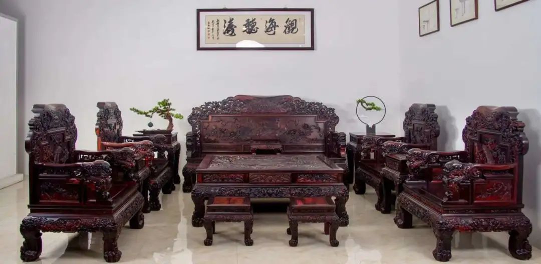 人养木三年木养人一生什么意思,红木家具适合家庭养吗