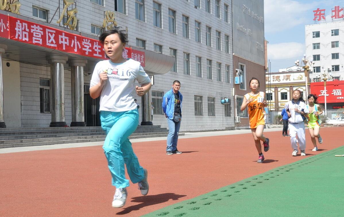 大学生体测1500米跑步技巧,跑步体测小窍门有哪些