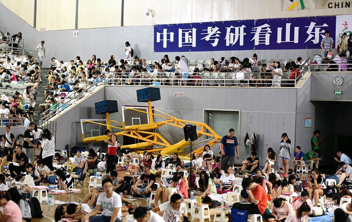 “推免生”的处境尴尬吗？大学生该选择保研还是考研呢？别选错了