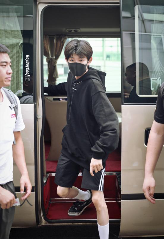 王源私服穿搭冬季,王源冬季穿搭私服