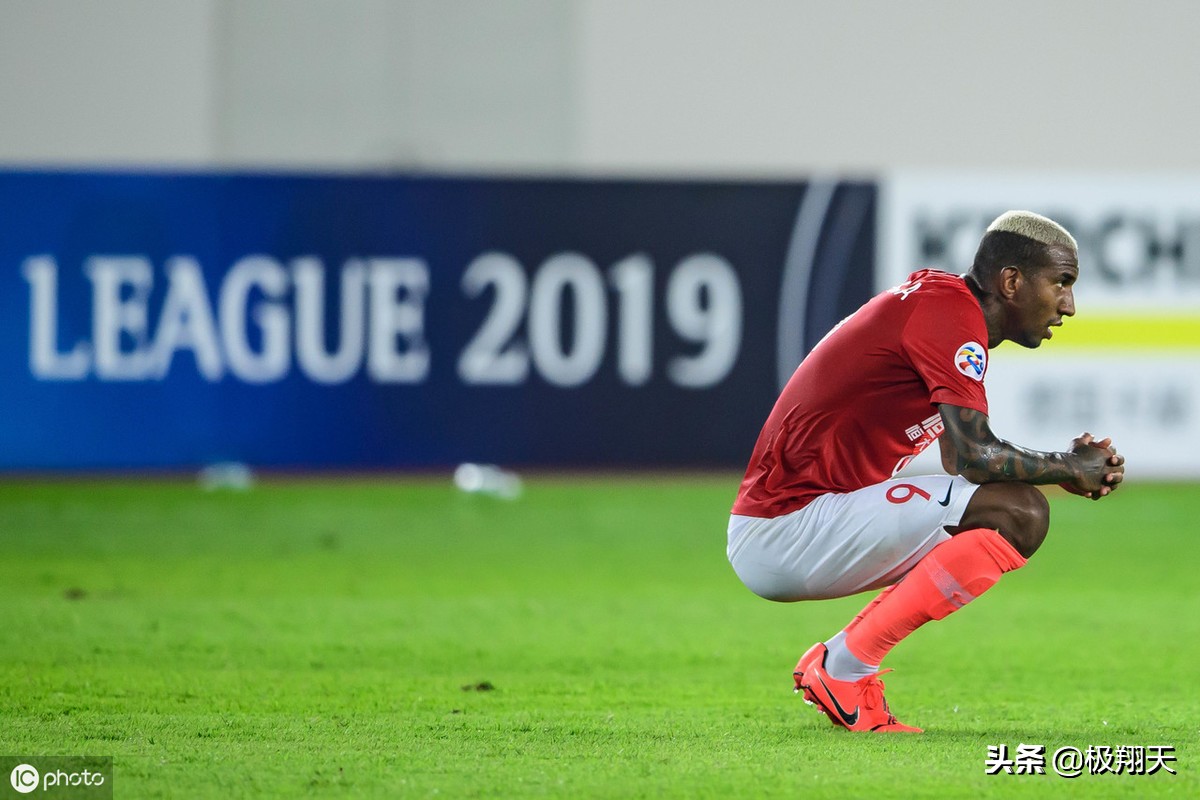 恒大亚冠失误事件,恒大输球卡纳瓦罗