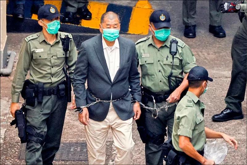 拜登表态支持毒苹果,港独却嘲老年痴呆,美国开始惧怕中国制裁了