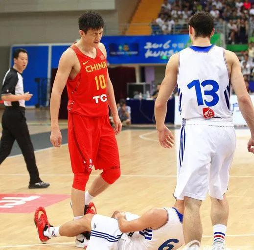 周鹏是中国男篮队长,周鹏为何能当广东队和国家队队长