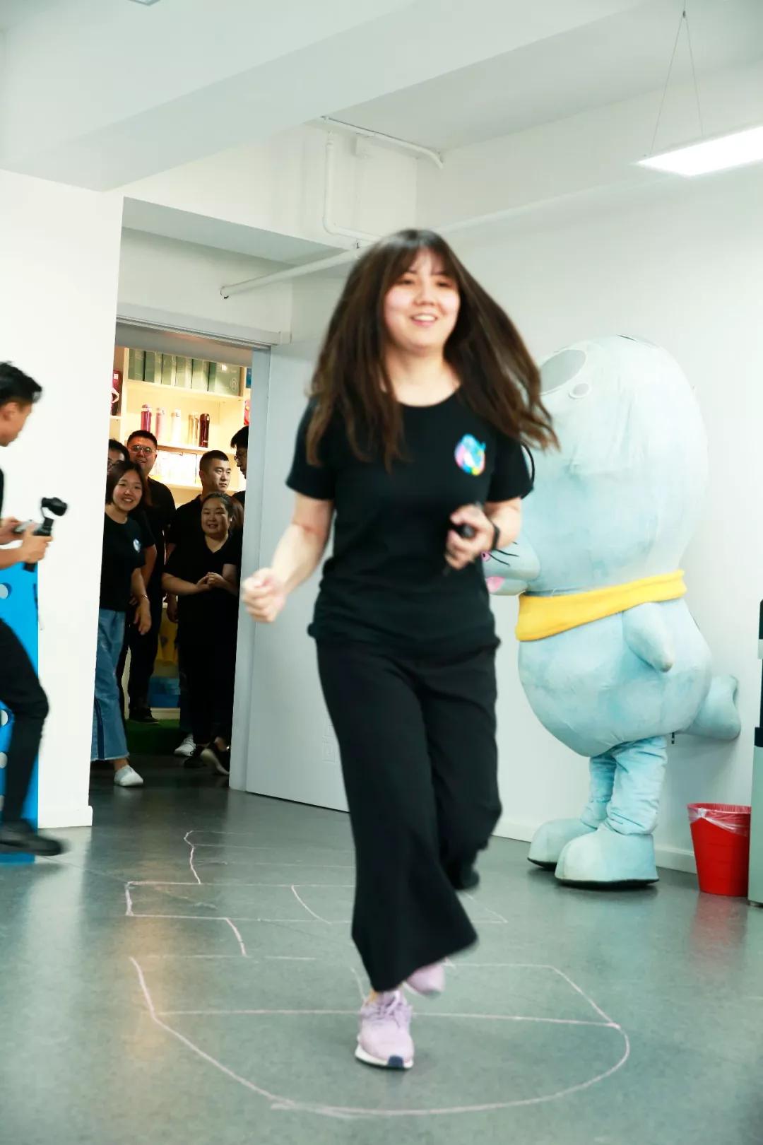 只有越来越强大才能越相信童话,只有越来越强大才能越战越勇