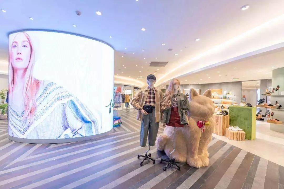 杨颖跟范丞丞同框的照片,杨颖和范丞丞摆pose