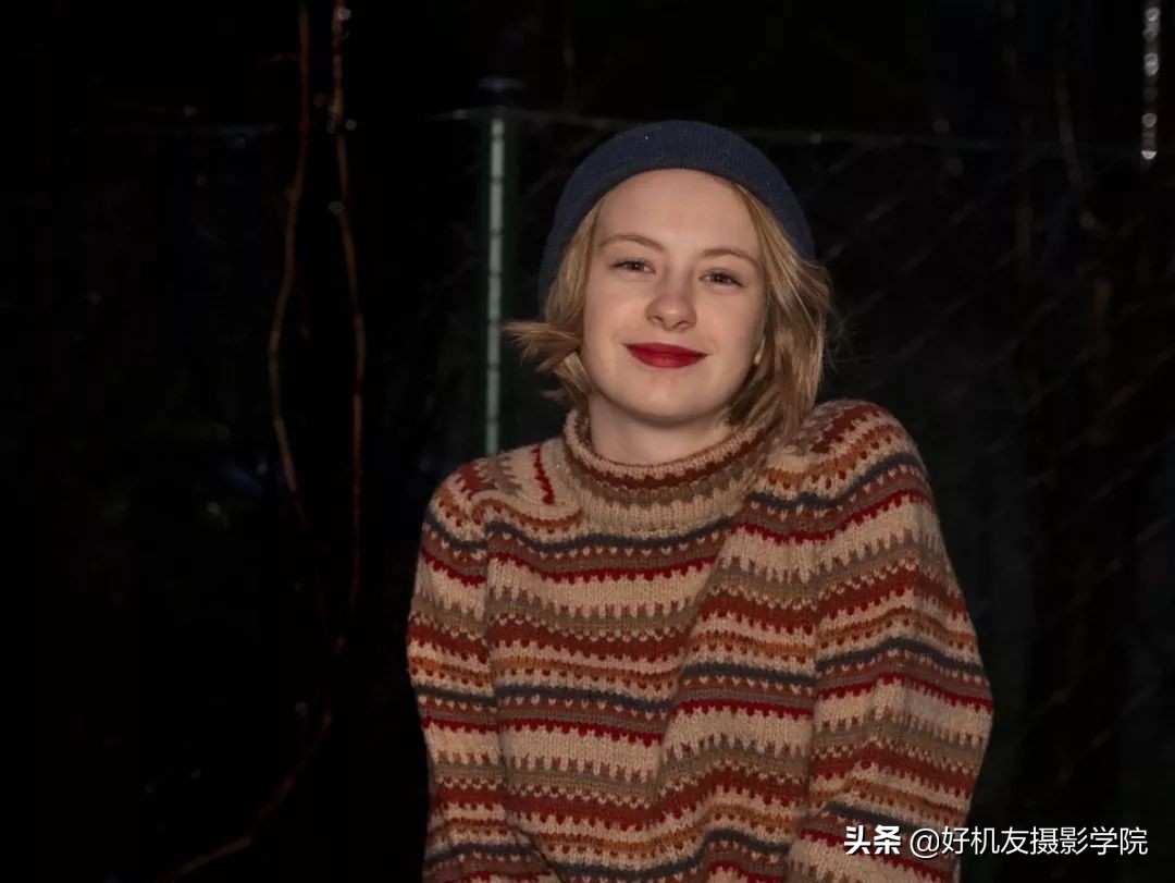 手机闪光灯怎么用最好,手机上的闪光灯怎么就沦为鸡肋了