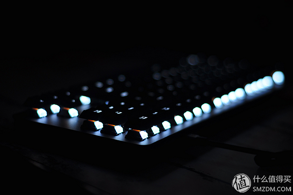 雷蛇黑寡妇v3键盘怎么连接ipad,雷蛇黑寡妇蜘蛛机械键盘灯光