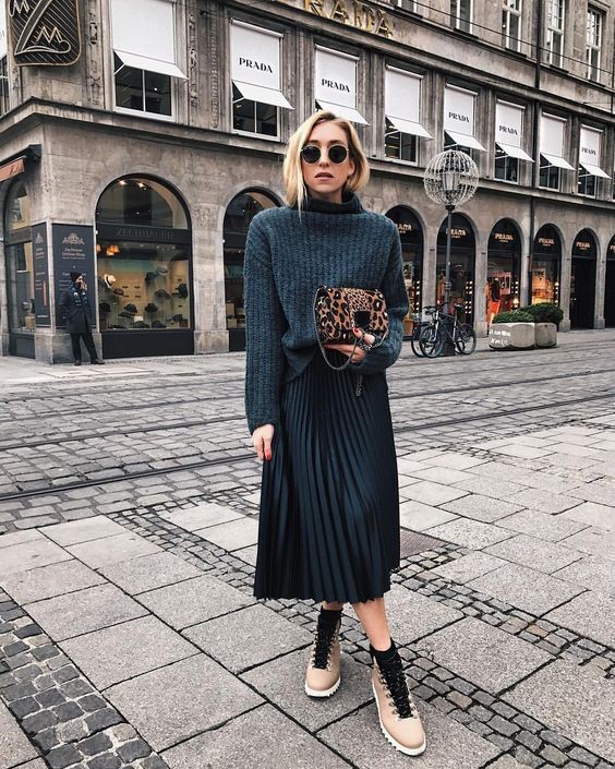 半身裙搭配什么上衣秋冬,百褶半身裙秋冬搭配上衣