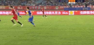 江苏苏宁易购球迷落泪,2020江苏苏宁vs上海上港球迷