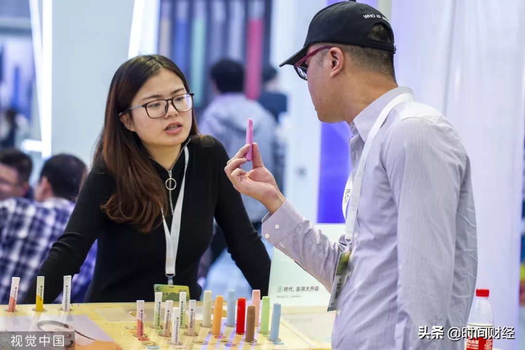 *子烟电**网售禁令33天:有老板因生意锐减转行卖手机壳有人感觉“逃过一劫”