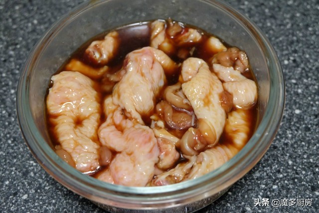 鸡翅炒饭家常做法,蛋炒饭加鸡翅