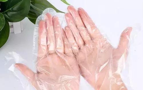 冬天手脚粗糙开裂小妙招,冬季手脚干裂怎么快速修复