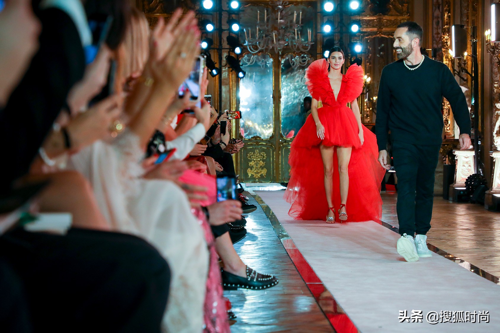 李宇春、杨幂同款仙女裙，千元就能拿下