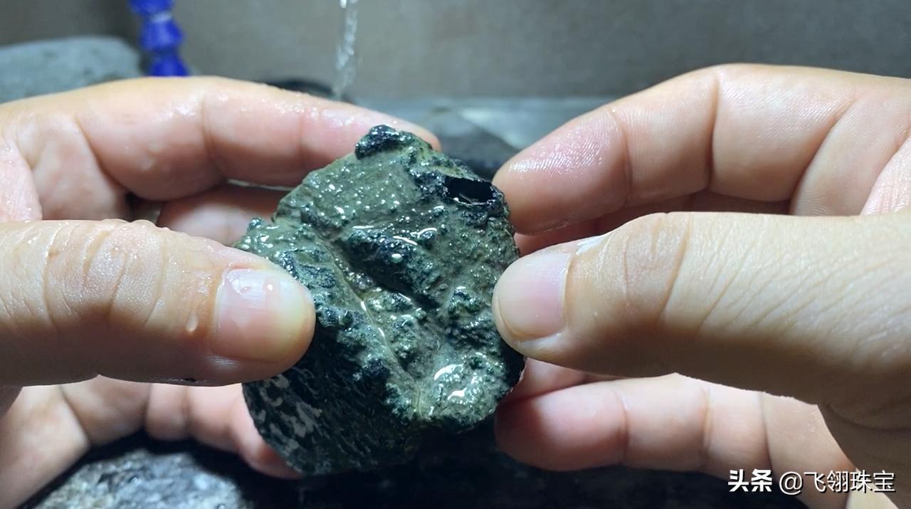 墨翠赌石怎么看好坏,赌石必注意的一些赌石特征