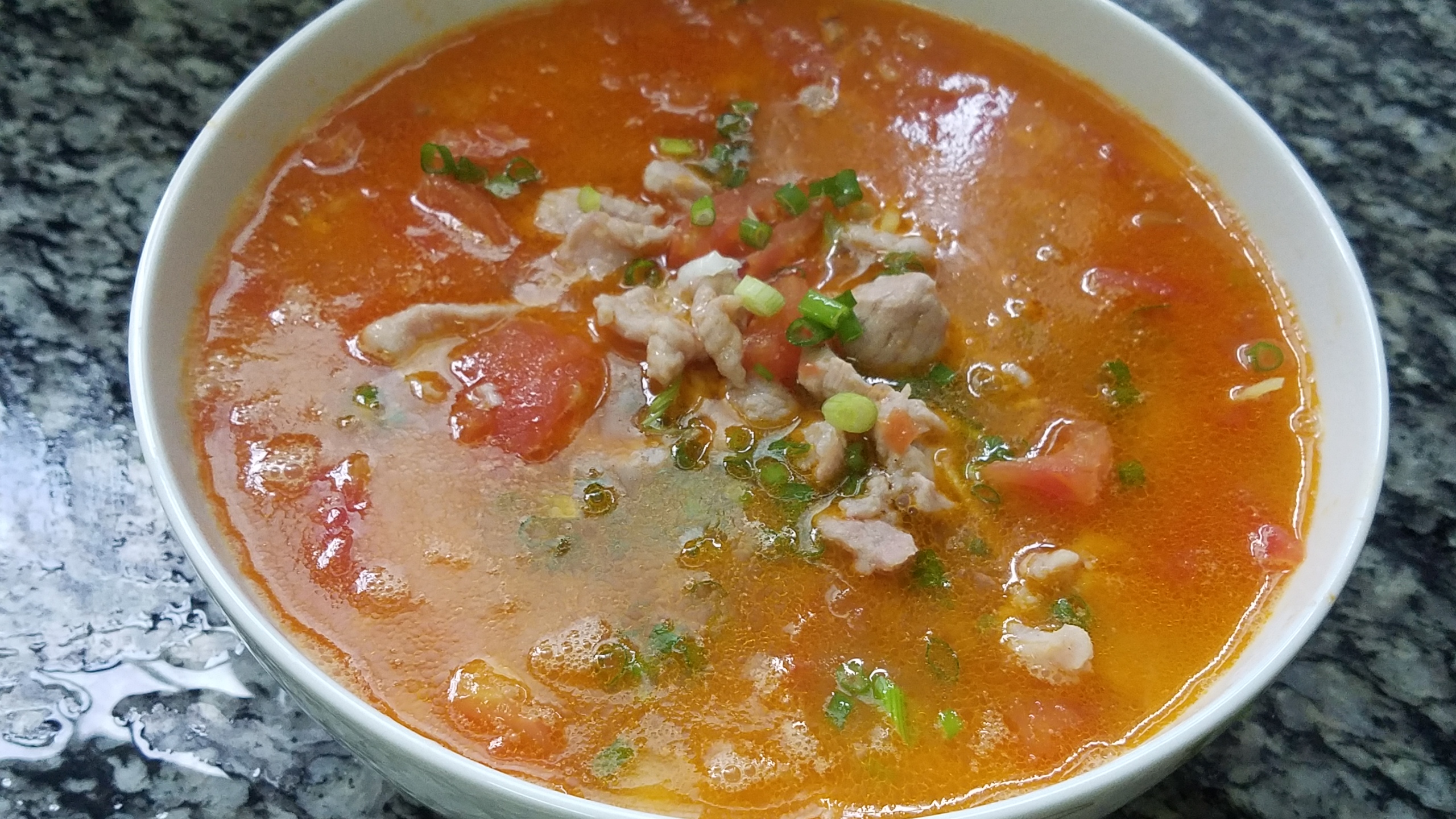 番茄肉片怎么做肉更嫩好吃又简单,西红柿滑肉片汤做法