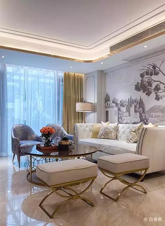 他家像宫殿!巨型水晶灯,黄金瓷砖,金碧辉煌,住上一晚值了