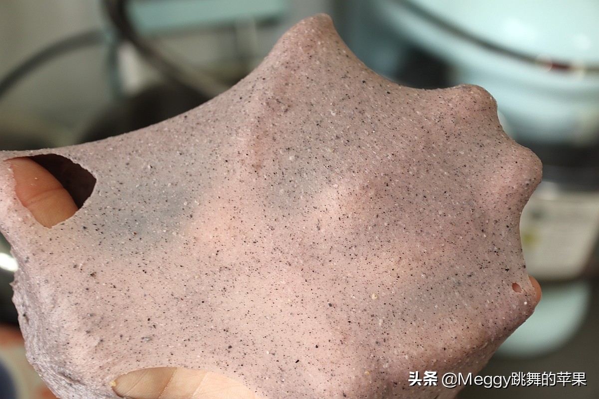 天热吃这种面包，烤1炉吃2天，黑米软欧中加这料，儿子直夸好吃