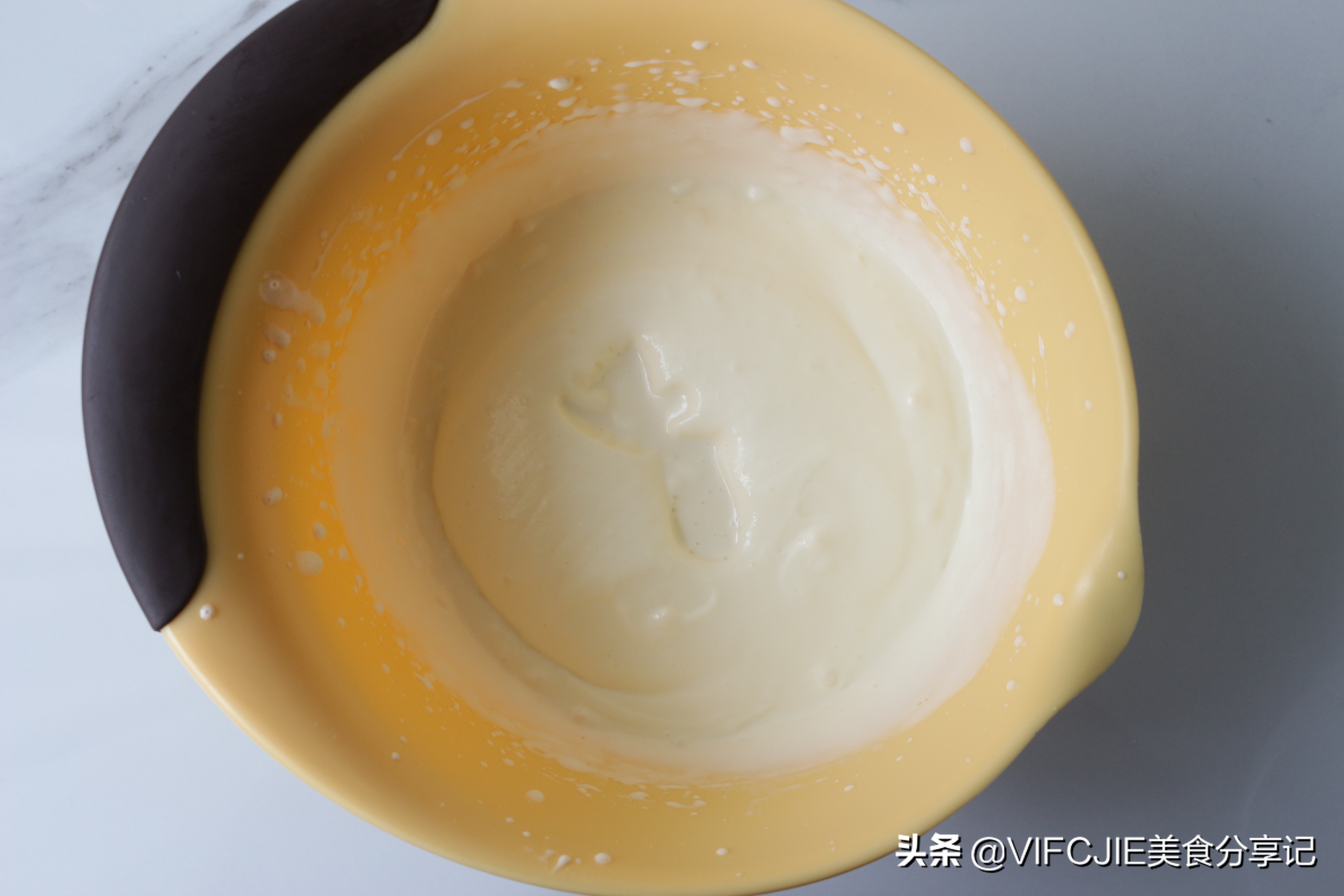 冬天适合做的水果奶盖茶,在家不用冰就能做的饮料