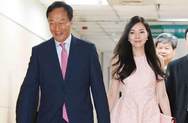 郭台铭牵手刘嘉玲,郭台铭与林志玲及刘嘉玲的情史