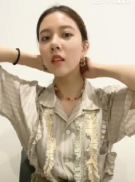 宋妍霏的潮流穿搭,宋妍霏一个被演技耽误的时尚博主