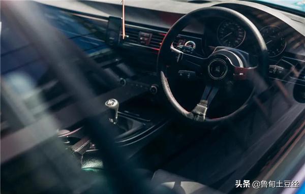 「毂锐驰」一台融入了JDM元素的宝马E93335i