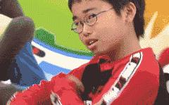 在上厕所的一分钟里，女孩都干了神马？