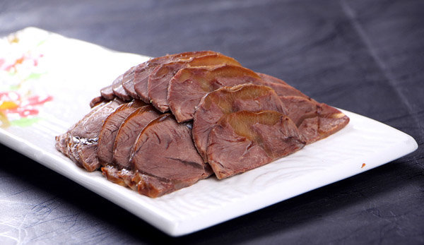 五香牛肉正宗做法和酱牛肉的区别,酱牛肉的最好吃的做法王刚