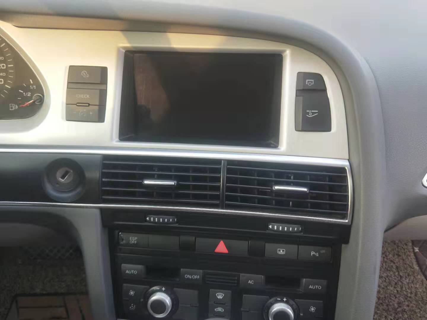 8000元的奥迪a6老款,8万多的奥迪a6l手动挡